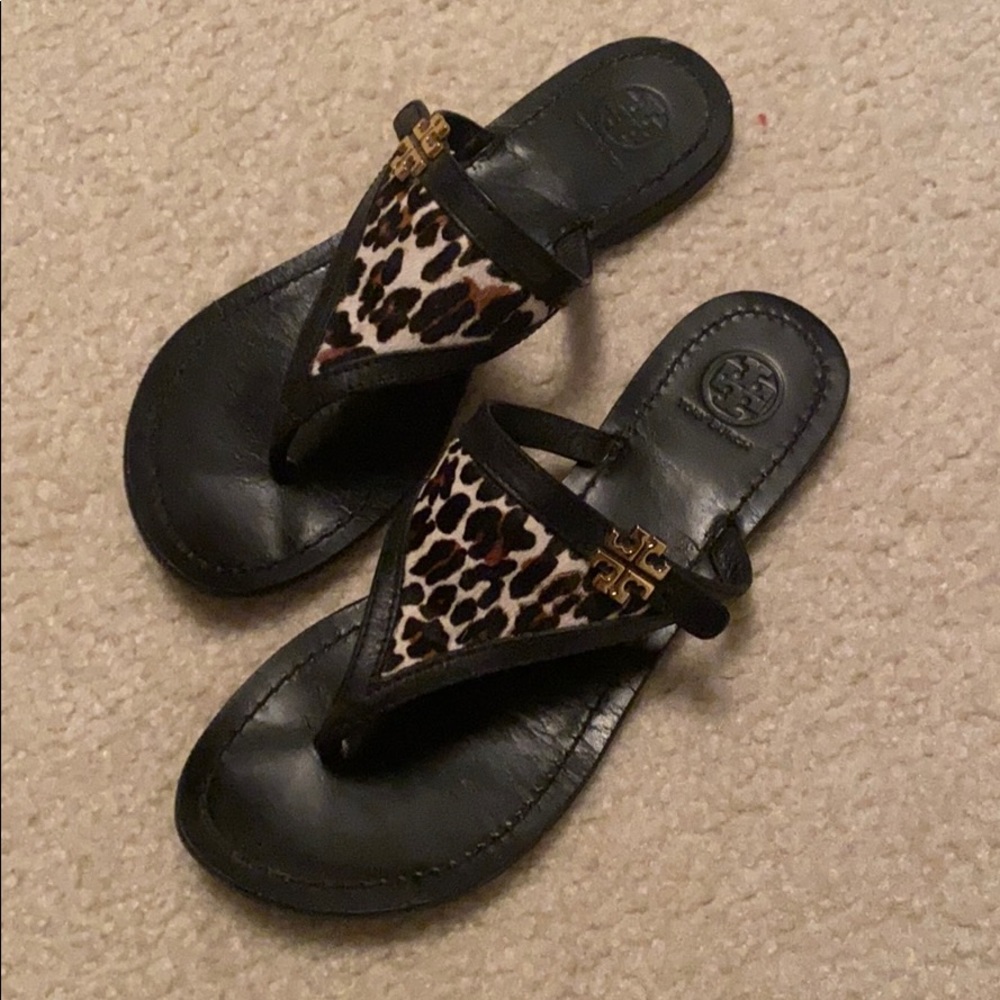Size 8 Tory Burch leopard thong sandals